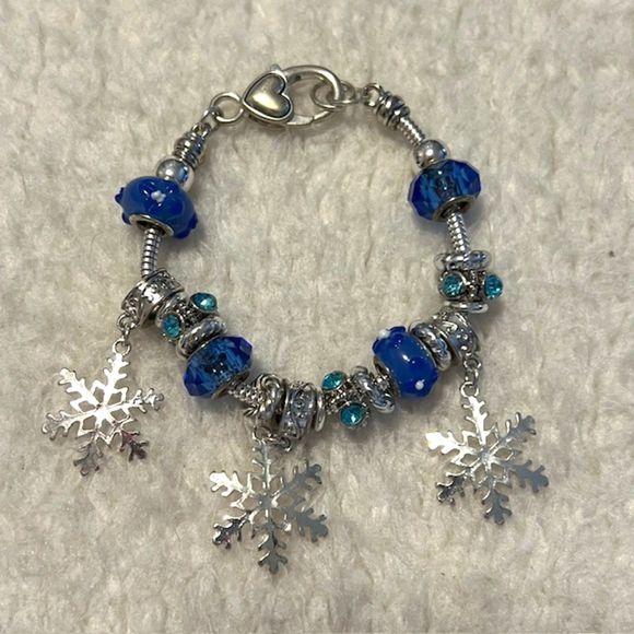 Silver Tone Blue Faceted Beads Snowflakes Charm Bracelet - Picture 2 of 5